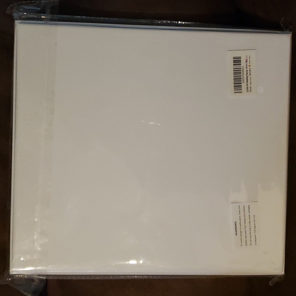 Planner, Wedding- Clever Fox - Brand NEW - Picture 3 of 8